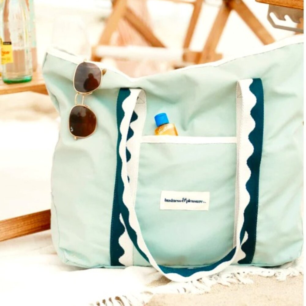 Business & Pleasure Co. The Beach Bag in Riviera Green  NWT